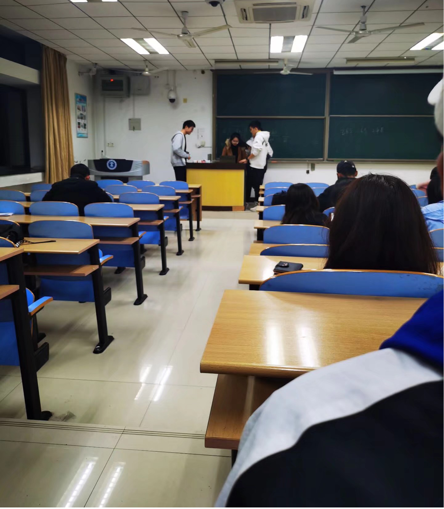 五学院学生会学习部联合举行辩论赛培训会